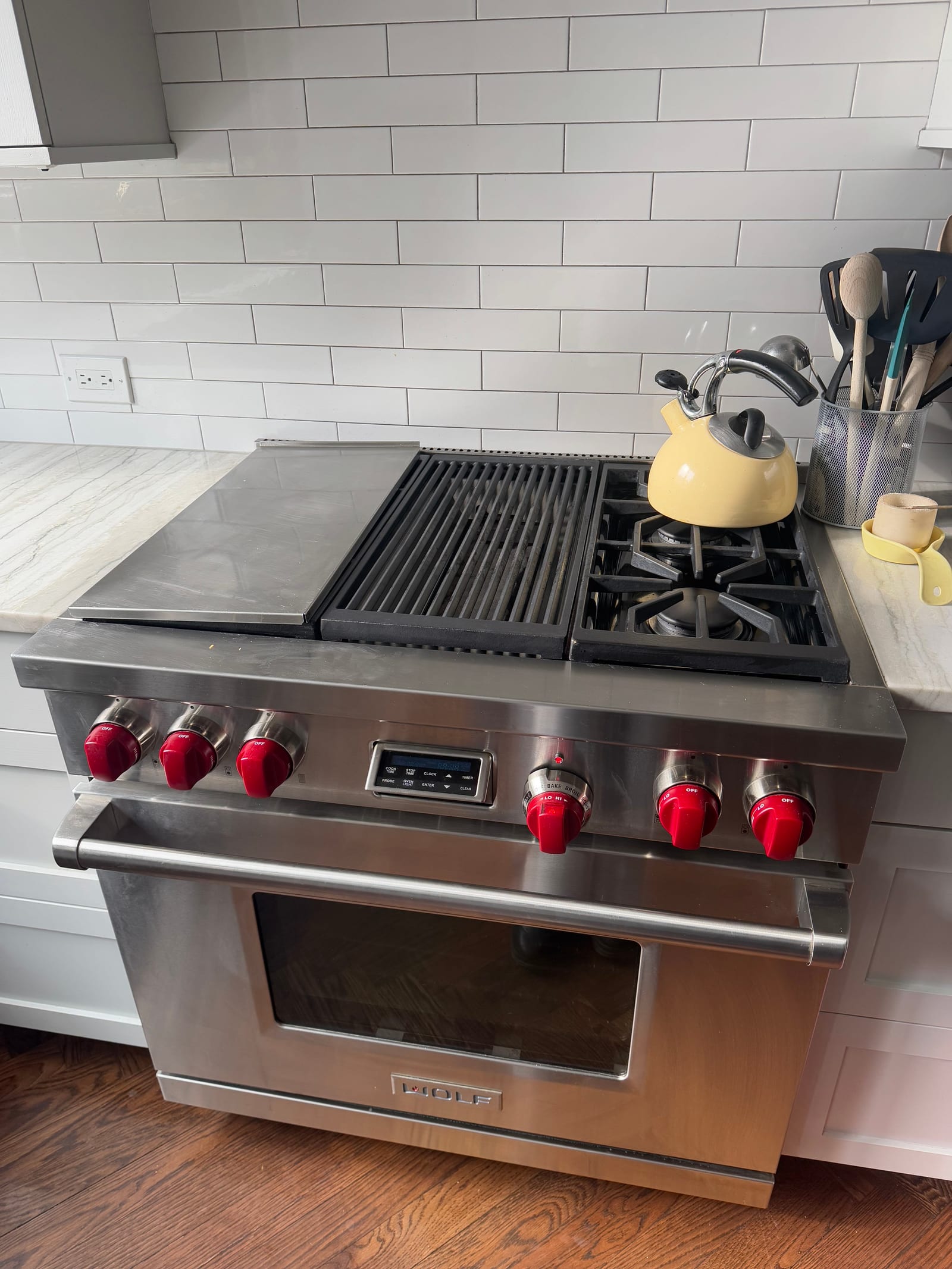 Wolf built-in double oven and warming drawer area